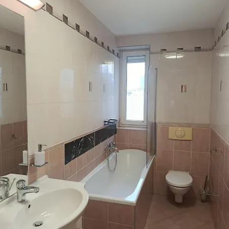 Central Apartment 아파트 *