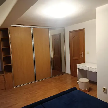 Central Apartment Μπρατισλάβα