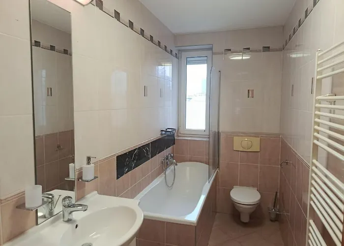 Central Apartment Apartment *